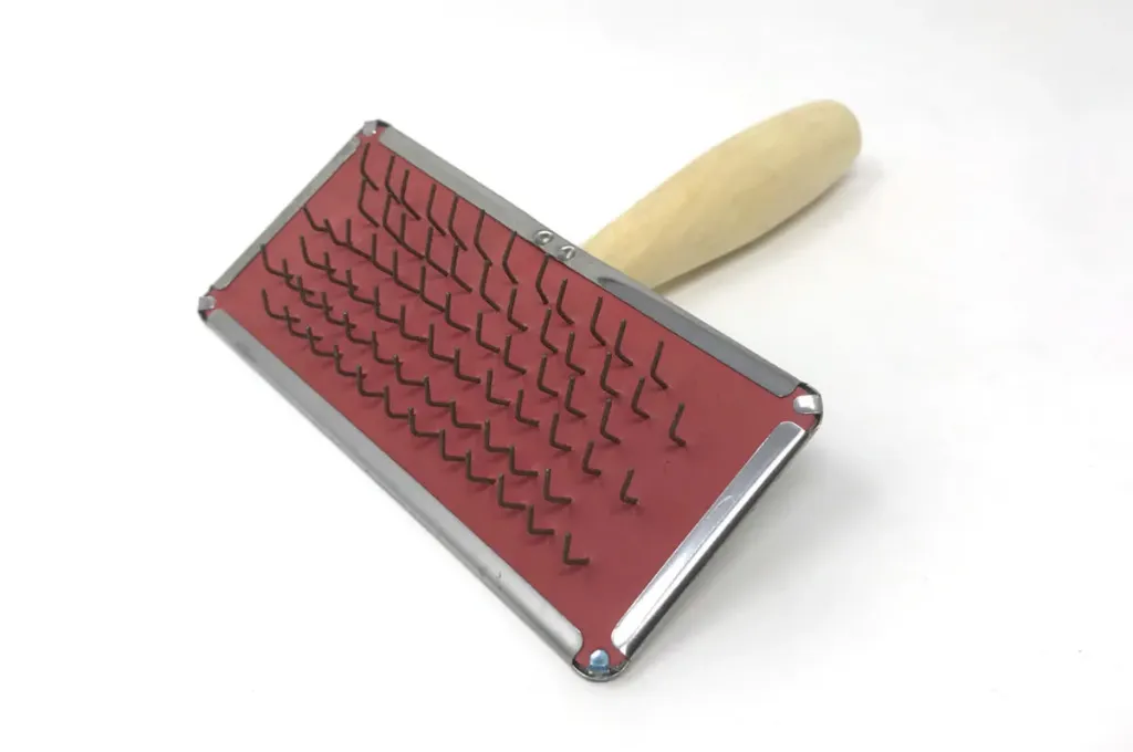 [S1007R] Carde picots souples manche en bois